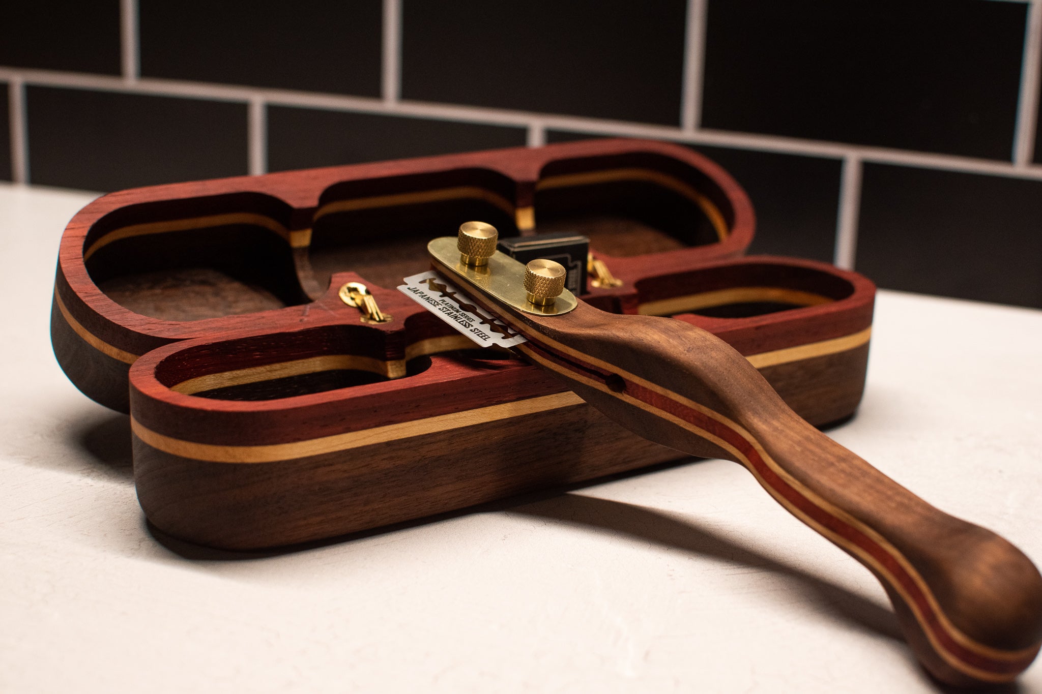 Bread Lame Tool - Dough Scorer with 5 Razor Blades and Leather Cover 