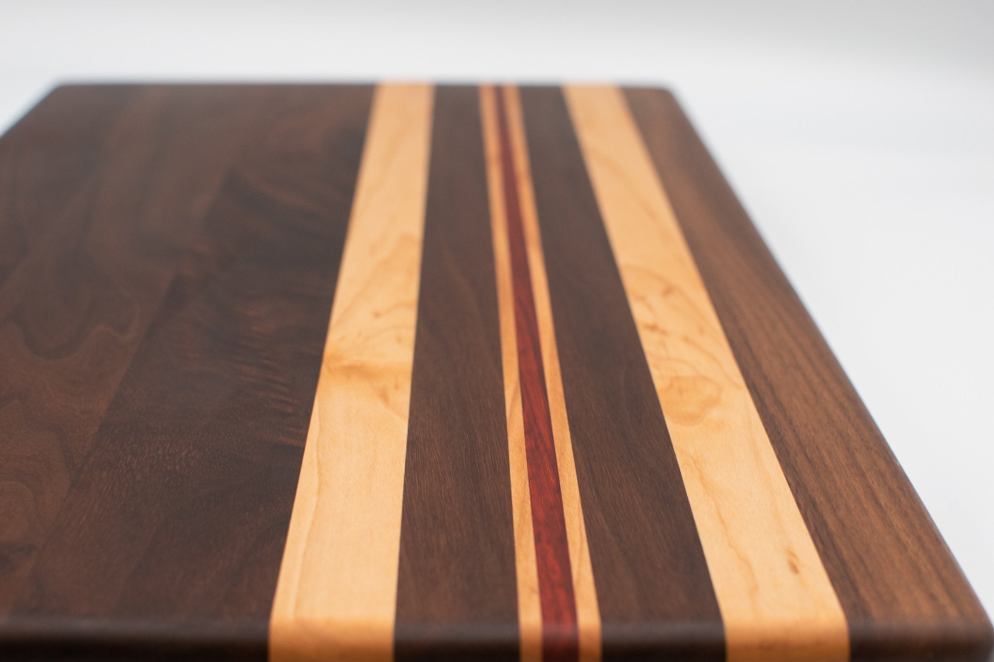 Hand Made Cutting Board: Walnut, Padauk & Maple | Edge store Grain